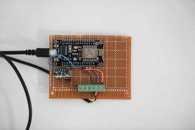 Подключение к диагностическому компьютеру через OBD-II